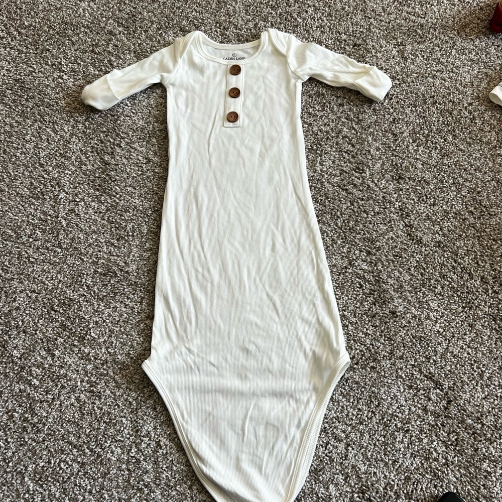 Newborn Baby Knot Gown